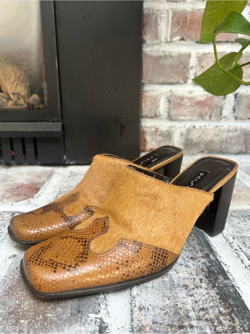 Vintage Unisa Sultana calf hair leather mules Size 7.5B